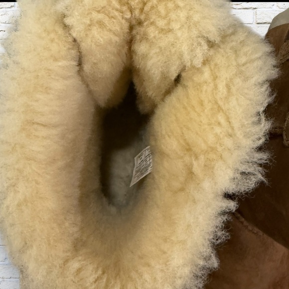 UGG Bailey Bows Tan Boots - Picture 7 of 10